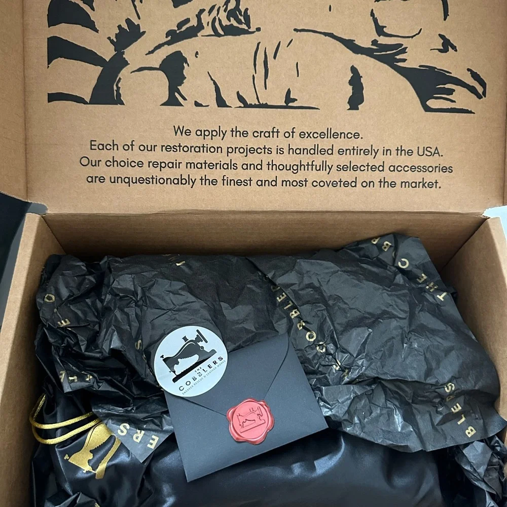 Jordan 4 Retro 2012 CAVS 6Y GS(Grade School) - Picture 15 of 15